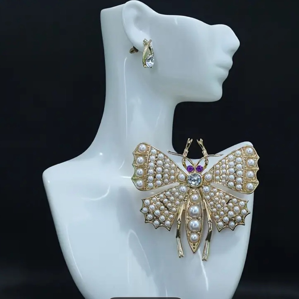 Pearls, Gold, Bee, Butterfly, Insect Vintage Inspired Brooch, Lapel Pin